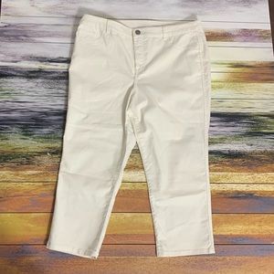 4/$25 Style & Co. White Capri